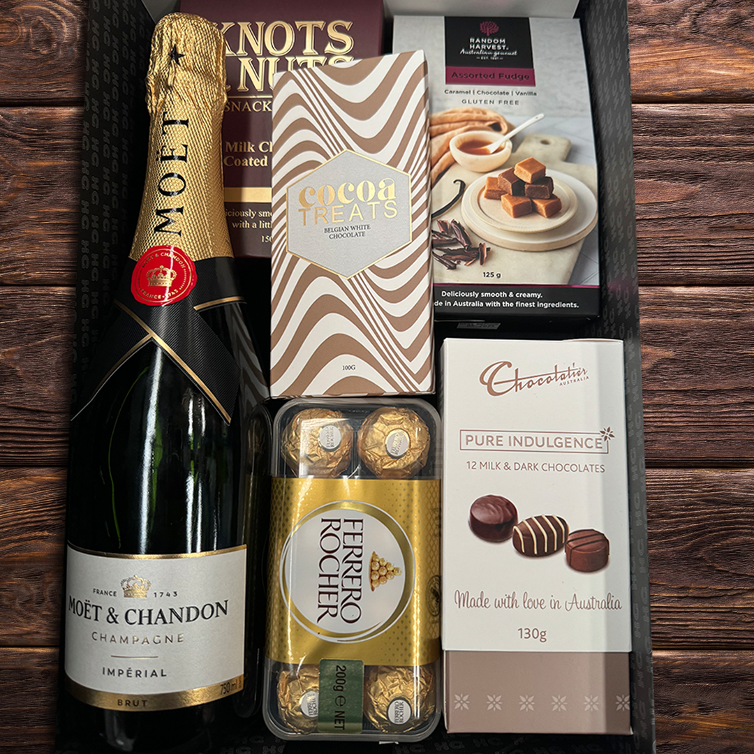 moet_champagne_chocolate_christmas_hamper.png