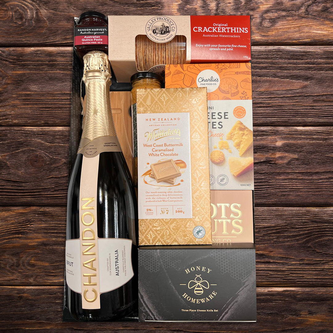 Cheese board & Sparkling Hamper