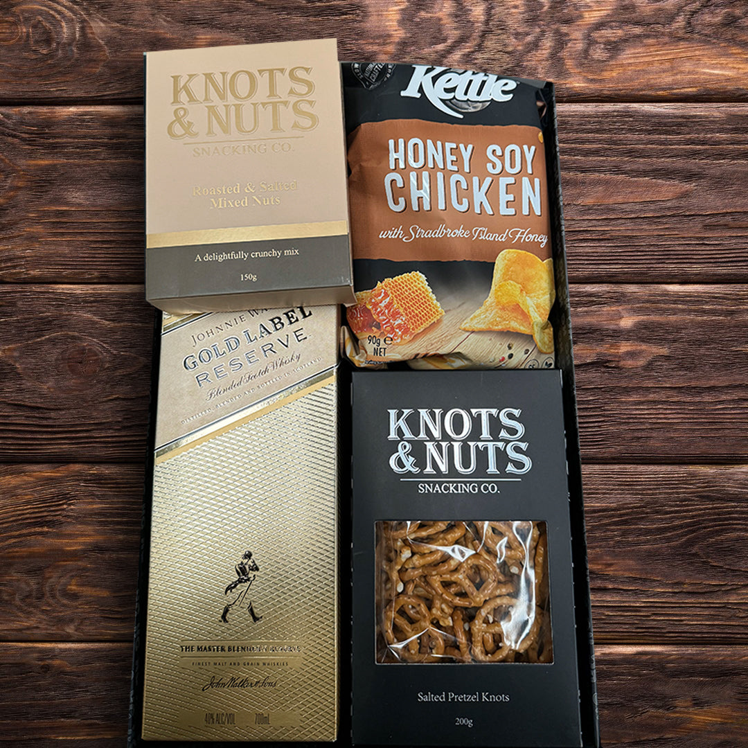 johnnie_walker_gold_whiskey_hamper_for_him.jpg