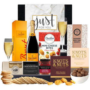 savoury-nibbles-with-veuve-champagne.png